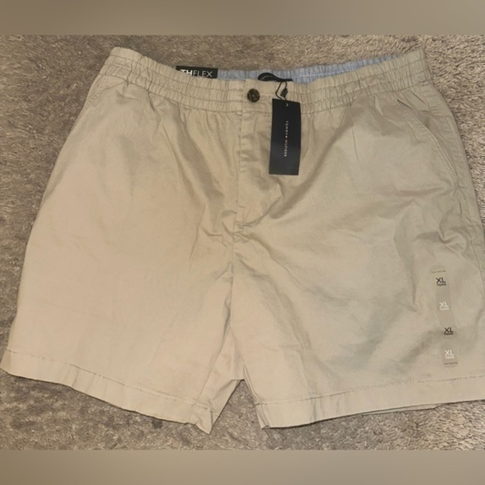 Men’s new THFlex Tommy Hilfiger elastic size XL waist shorts 7” inseam - Picture 1 of 5
